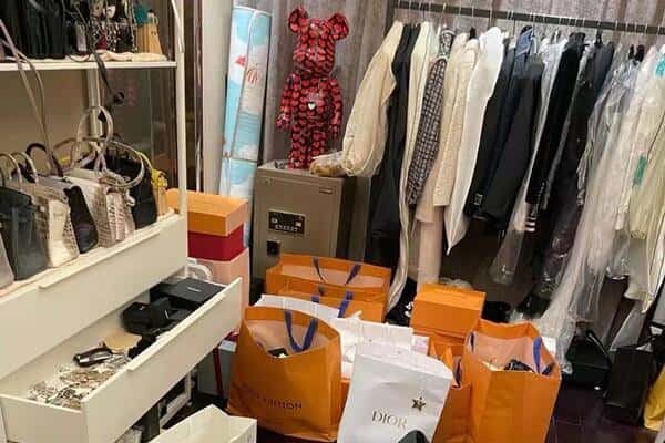 威海市荣成回收一线品牌衣服